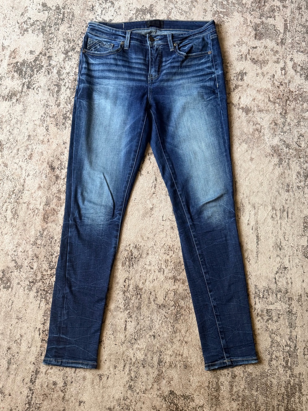 Buckle Black Women's Jeans in Faded Dark Blue